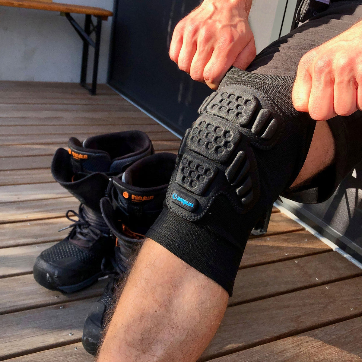 AMPLIFI Knee Sleeve